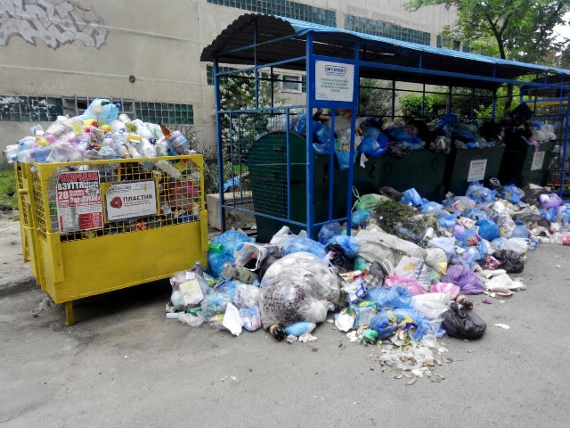 У Львівській міськраді запевняють, що проблем із вивезенням сміття немає