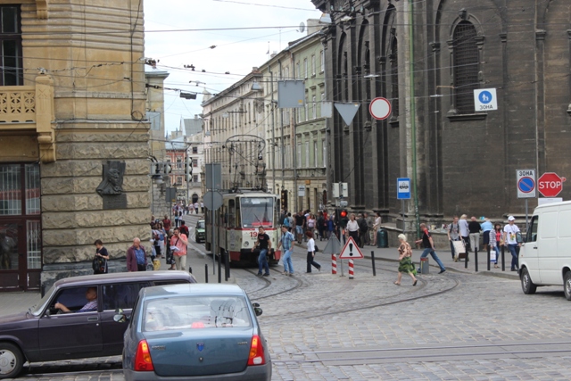 У Львові обмежили в'їзд у пішохідну зону міста до дев'ятої години ранку