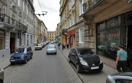 На Менцинського у Львові з'явилась барикада зі Жигулі