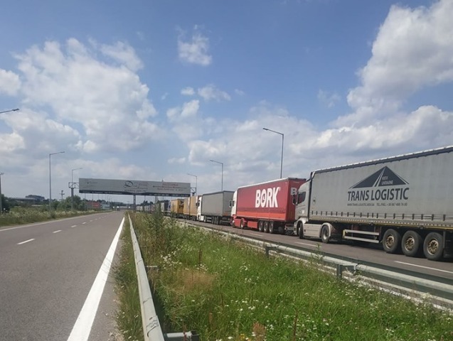 На в'їзд в Україну з боку Польщі очікують понад 1600 вантажівок