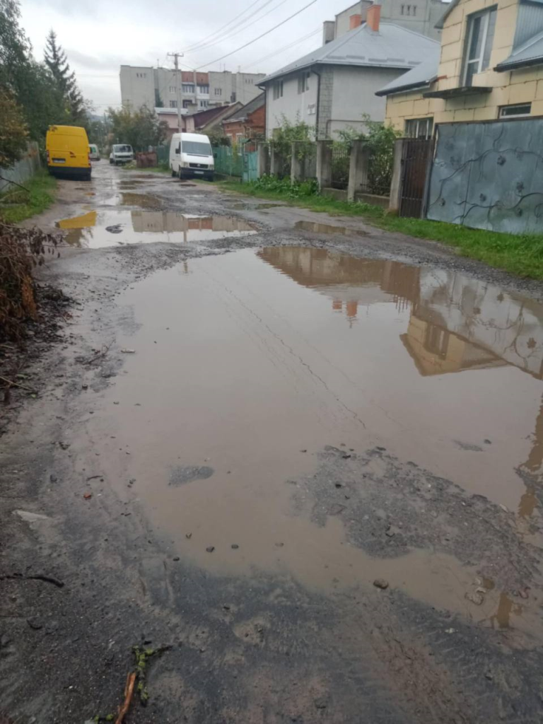 Львів'яни просять відремонтувати одну з вулиць у Шевченківському районі Львова