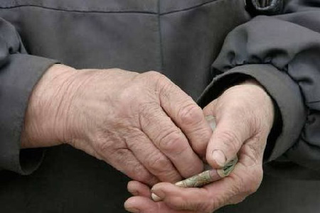 Мінсоцполітики хоче виплачувати пенсії громадянам, що виїхали жити за кордон