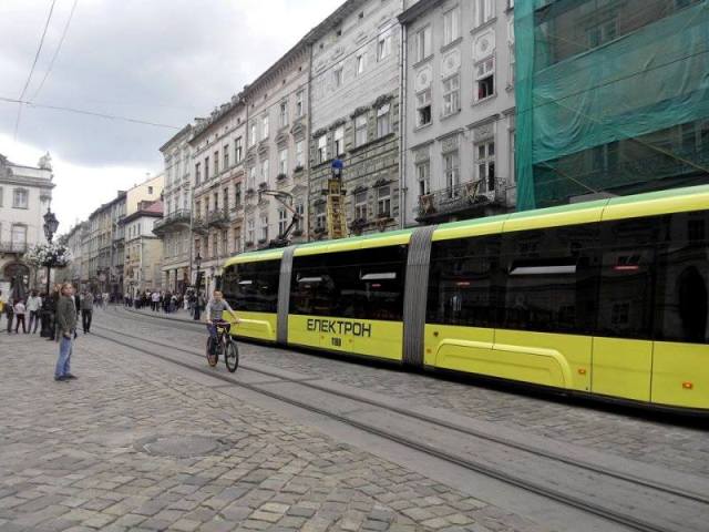 У Львові скерують три мільйони євро на модернізацію двосекційних трамваїв