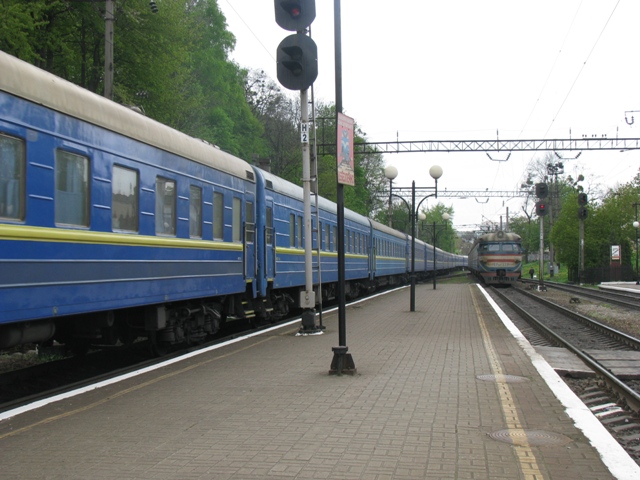 У Буському районі швидкісний поїзд насмерть збив людину