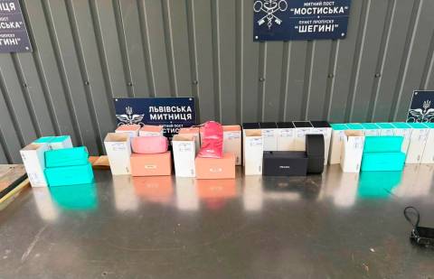 У Шегинях виявили контрабанду брендових сонцезахисних окулярів на 700 тисяч гривень