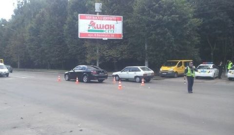 У Львові BMW з військовими номерами збила пішохода