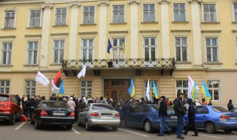 "Батьківщина" Львівщини вимагає від влади не підвищувати ціну на газ