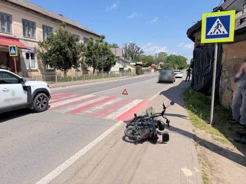 На Самбірщині водій Opel Astra збив електровелосипедиста 