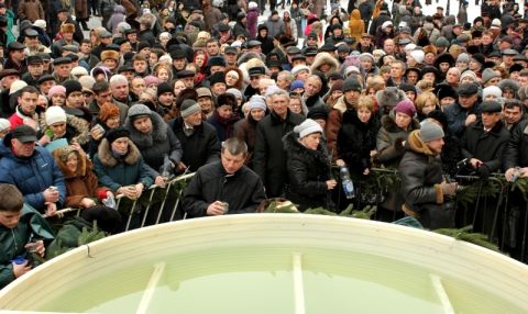 Водохреща на Ринку: паломництво по освячену воду