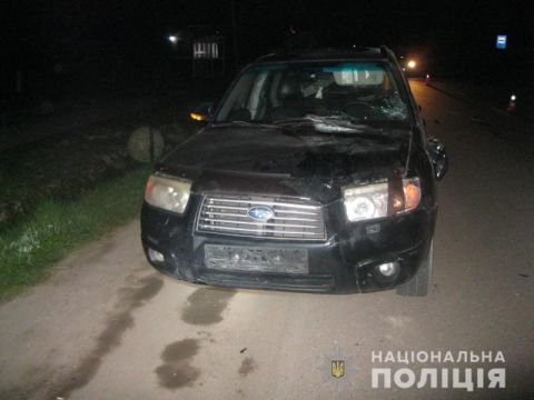 На Золочівщині водій легковика збив двох пішоходів