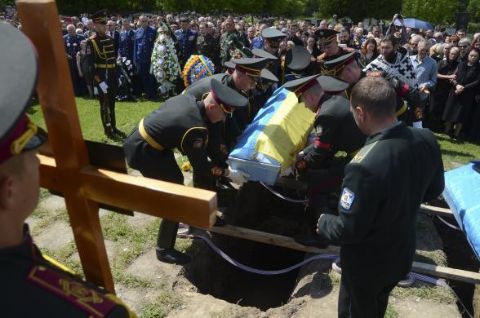 У Львові перекриють декілька вулиць у зв’язку похороном бійця АТО