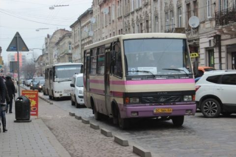 У Львові тимчасово запровадили маршрутку на Високий Замок