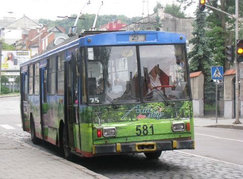 У Львові через аварію змінили маршрут тролейбусів №11 та 25