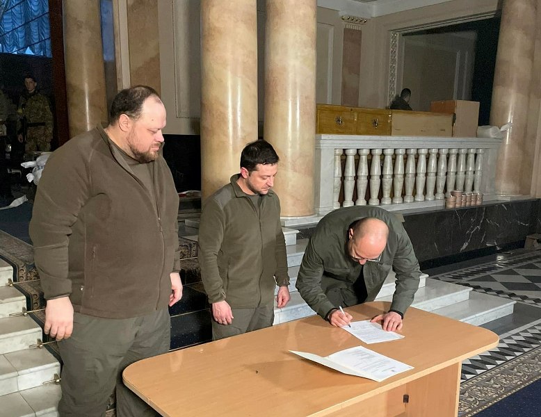 Зеленський підписав заявку на членство України в Євросоюзі