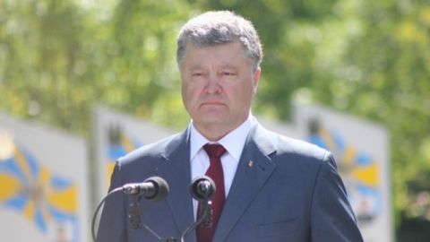 Порошенко нагородив львівських журналістів Климовича і Лизанчука