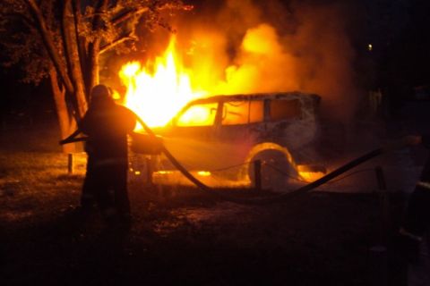 На Львівщині загорілась автівка