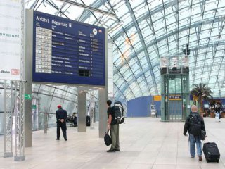 Львiвський аеропорт може перестати надавати послуги авiакомпанiям-боржникам