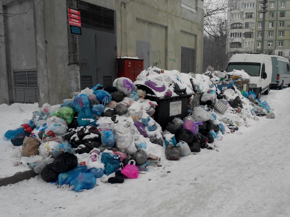 Садовий просить у районів та областей відкрити полігони для сміття