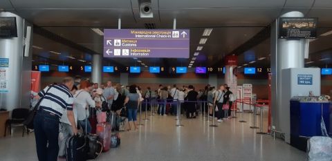 Аеропорт Львова закрили для туристів