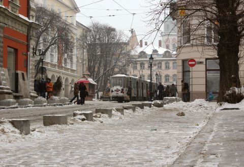 Евакуатори працюватимуть у посиленому режимі на свята у Львові