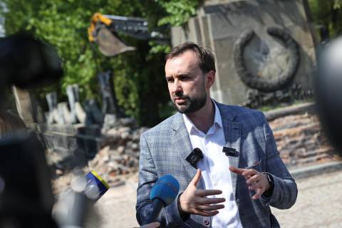 Бойко у квітні отримав понад 20 тисяч за високі досягнення у праці