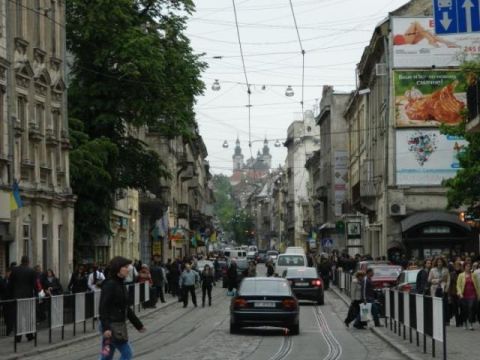 На вулиці Дорошенка у Львові замість зупинки буде сквер