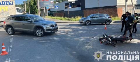 У Брюховичах в ДТП з автівкою постраждав мотоцикліст