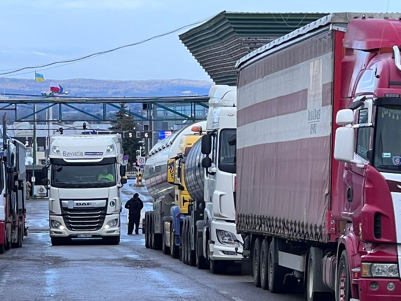 За добу з України виїхали 27 тисяч людей