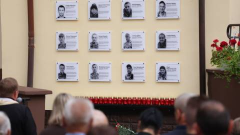 На фасадах будинку, шкіл та ліцеїв Львова встановлять понад 10 меморіальних таблиць бійцям ЗСУ