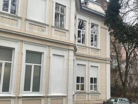 Львівську клінічну лікарню оштрафували на 170 тисяч за пластикові вікна