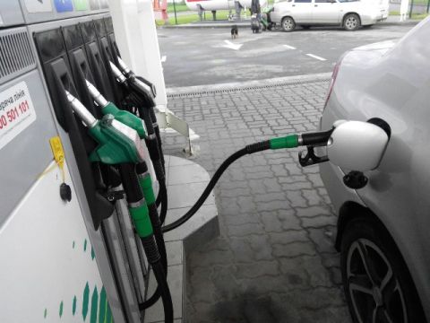 Бензин на Львівщині коштує 23 гривні за літр