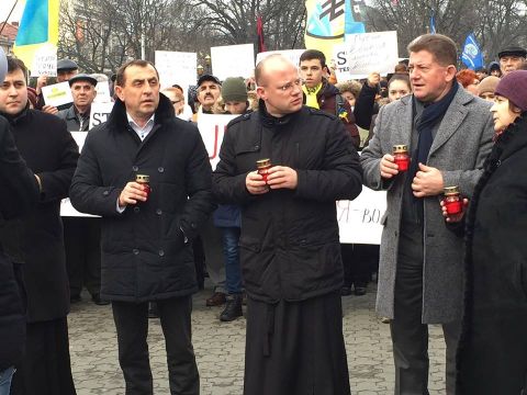 Марш миру у Львові зібрав близько 1000 прихильників Свободи та Правого сектору