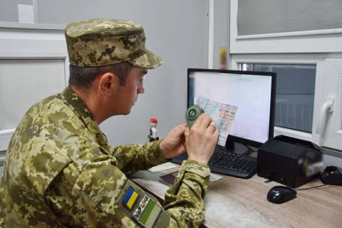 На кордоні з Польщею – черги з 155 авто