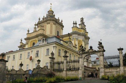 Мерія просить водіїв оминати пл. Св. Юра