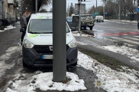 У Львові водій Dacia Dokker збив пішохідку