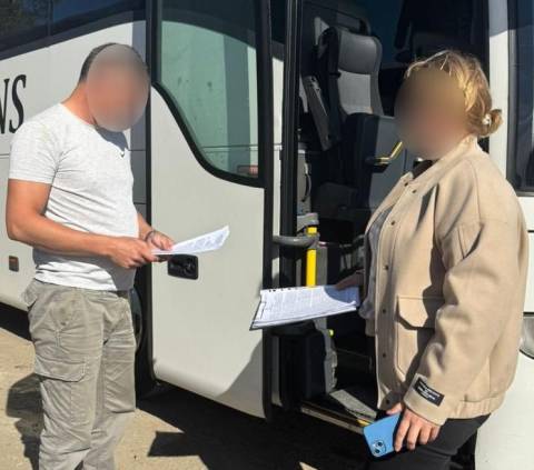 На Львівщині водіїв рейсового автобуса викрили на переправленні ухилянтів за кордон