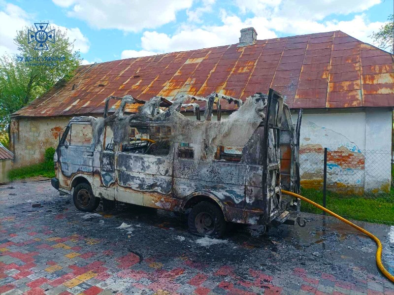 На Львівщині вщент згоріло авто Volkswagen Lt 45