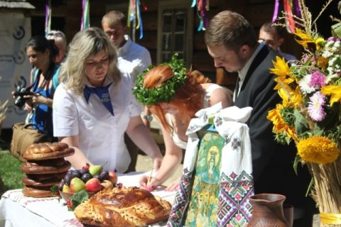 Шлюб за добу: у Львові вже одружились понад 1100 закоханих пар