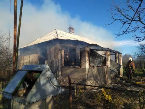 На Бущині власник будинку отруївся продуктами горіння