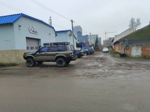 У Львові за понад чотири мільйони продають ділянку під торговий центр на Сихові