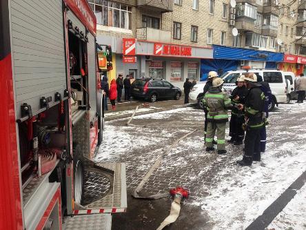 Чоловік заблокував вхід у відділення "Дельта Банку" через борги банку