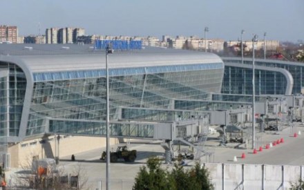 Міжнародний аеропорт "Львів" замінували: персонал та працівників евакуйовано