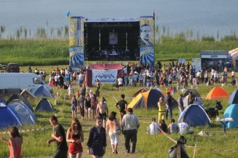 Молоді "рухівці" хотіли підзаробити на фестивалі у Зашкові