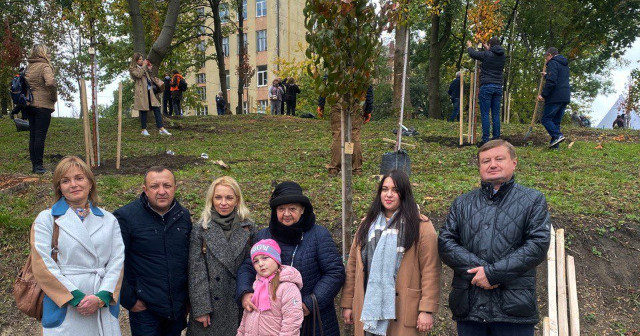 У Львові висадили Парк пам'яті, який присвячений загиблим Героям
