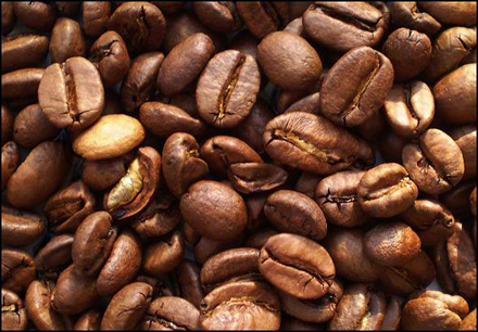 У Львові двоє чоловіків фальсифікували каву відомого виробника
