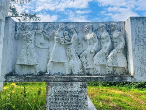 На території Рудківської ОТГ демонтували радянський монумент