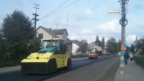 Львівських дорожників покарають за ремонти у дощ