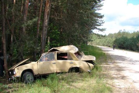 На Львівщині під час ДТП загинув водій легковика