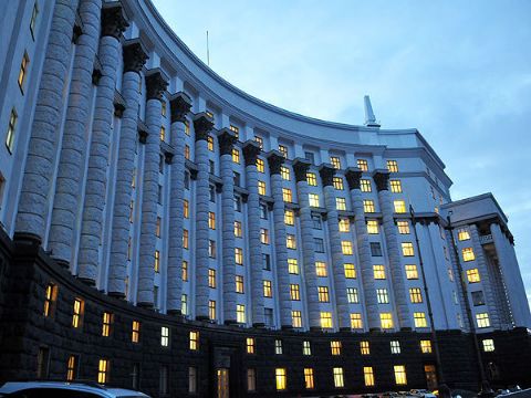 Уряд переформатують на позачерговій сесії парламенту, – Янукович