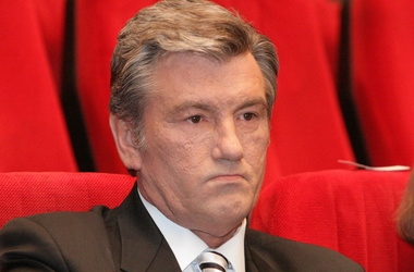 Ющенко скаржиться, що має менше мільйона доларів